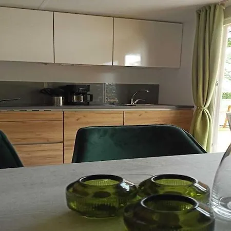 Holiday home Tiny House With Microwave, Maastricht At 9 Km Berg en Terblijt