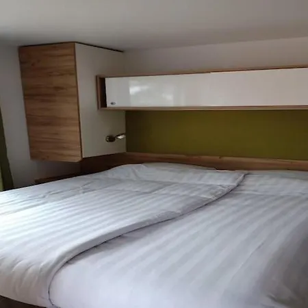 Holiday home Tiny House With Microwave, Maastricht At 9 Km