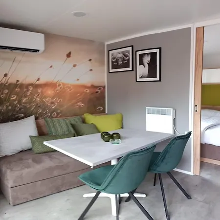 Tiny House With Microwave, Maastricht At 9 Km Holiday home